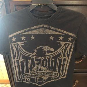 Tapout Men’s black and grey tee shirt